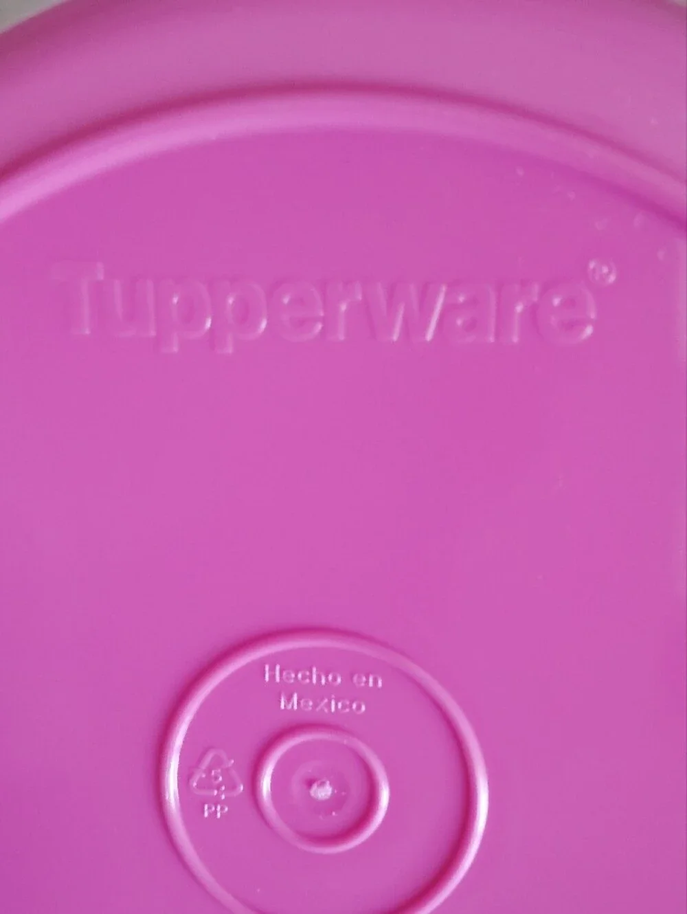 Tupperware Pink and Yellow Heritage 2-Pitcher & 4-Tumbler Set With Lid 12 Pc Set